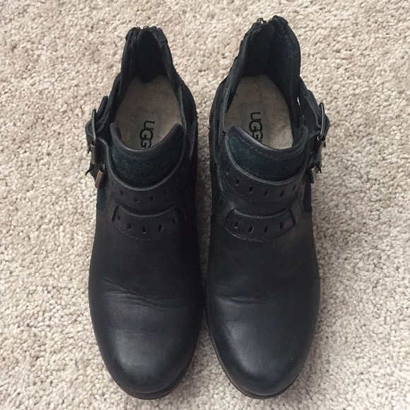 Ugg ankle boots sz 5.5 - Picture 3 of 8